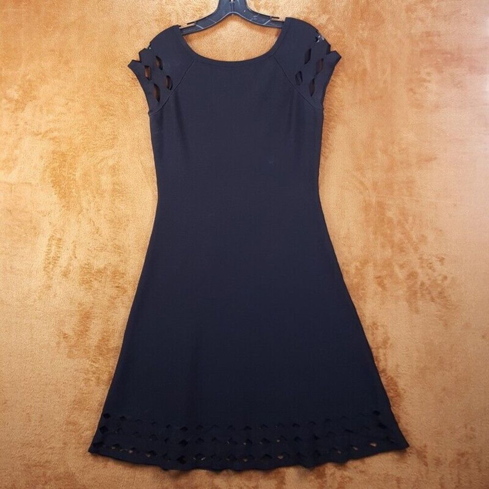 SHOSHANNA Womens Dress Medium Black Pullover Fit Flare Cut Out Cap Sleeve LBD